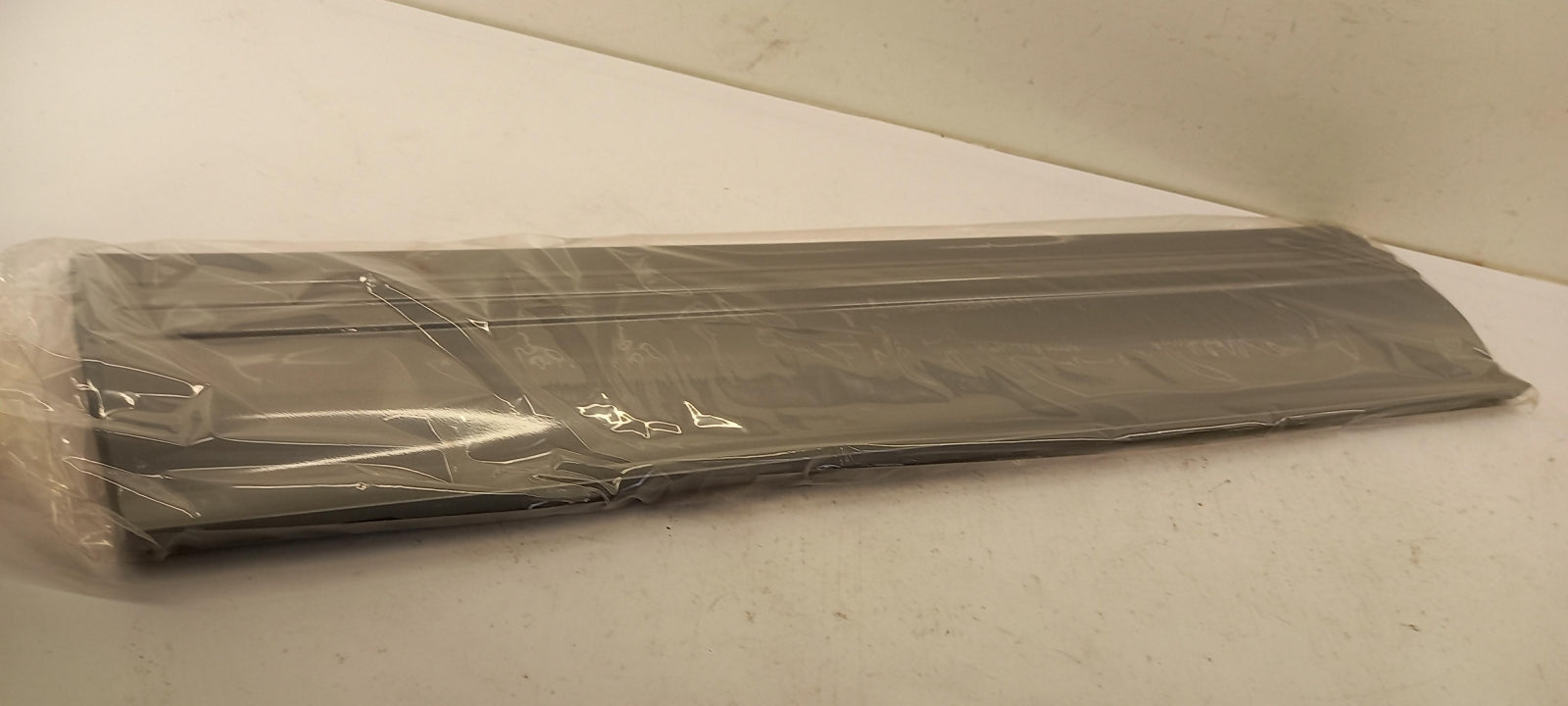 Original OE MITSUBISHI Tür Zierleiste MB773875