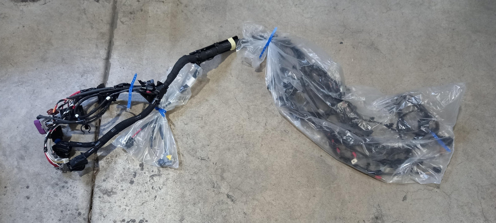 Original OE RENAULT Kabelbaum 240117356R