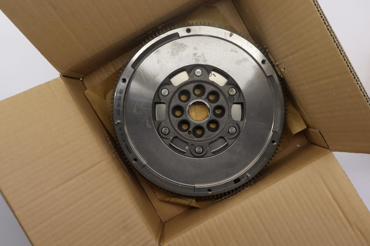 Original OE Volkswagen Schwungrad 070105266P