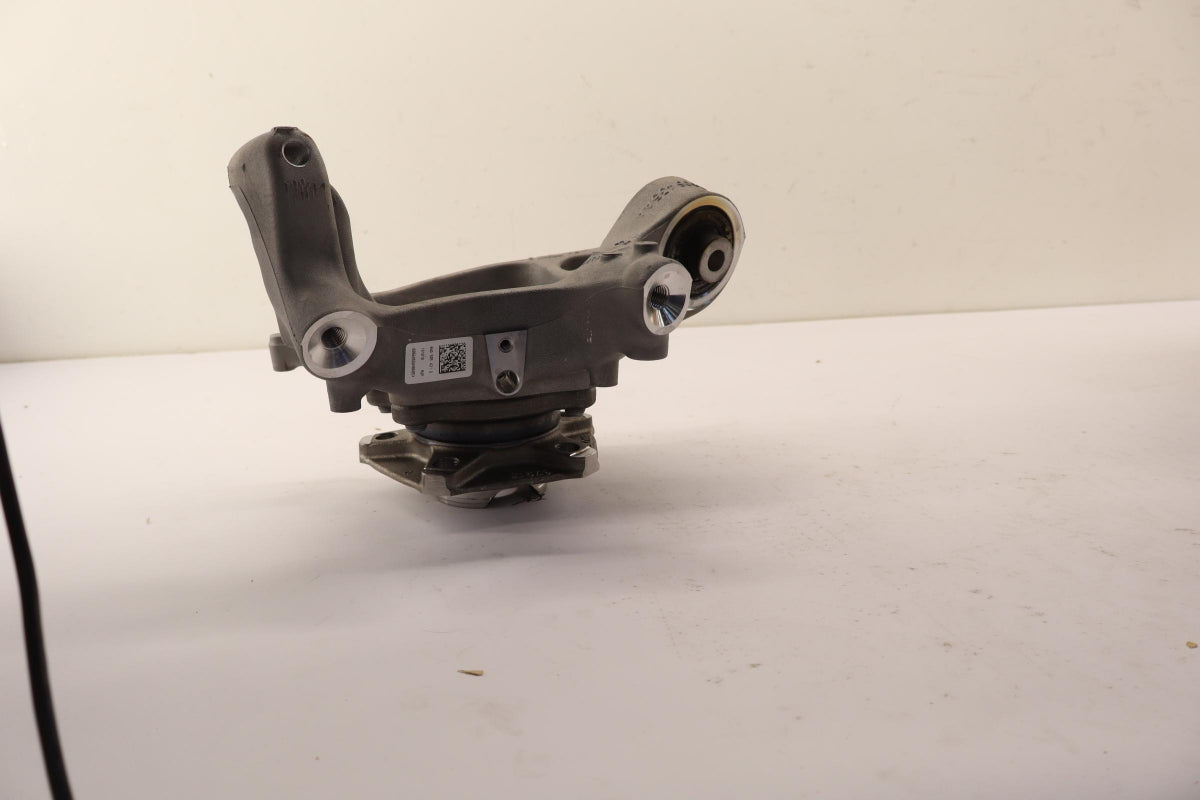 Original AUDI A4 8W A5 F5 Radlagergehäuse links 8W0505431Q