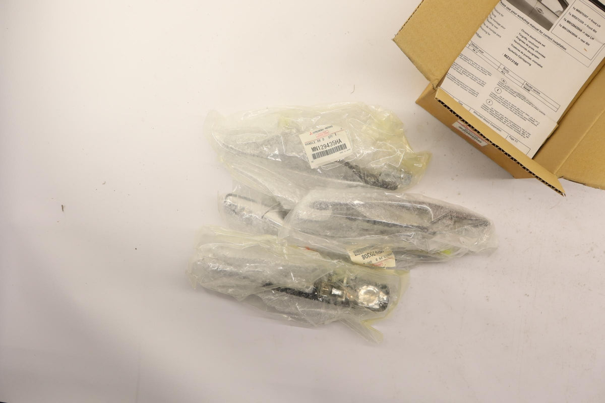 Original OE MITSUBISHI Türgriff MZ313186