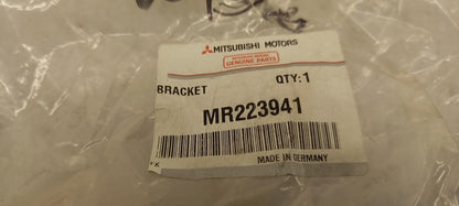 Original OE MITSUBISHI Motorlager MR223941