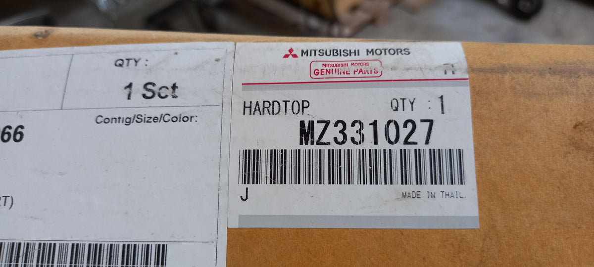 Original OE MITSUBISHI Abdeckung MZ331027