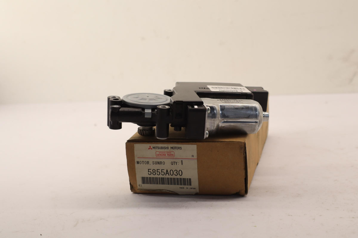 Original OE MITSUBISHI Elektromotor 5855A030