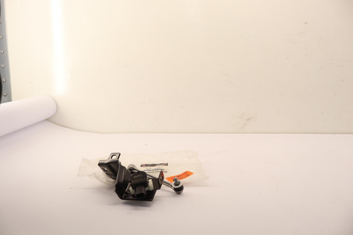Original OE MITSUBISHI Xenonlampe Leuchtweitenregulierungssensor 8651A047