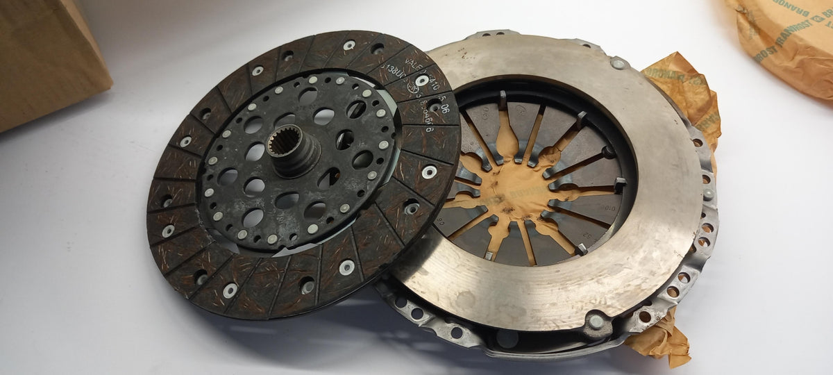 Original OE MITSUBISHI Kupplungssatz MW30618657