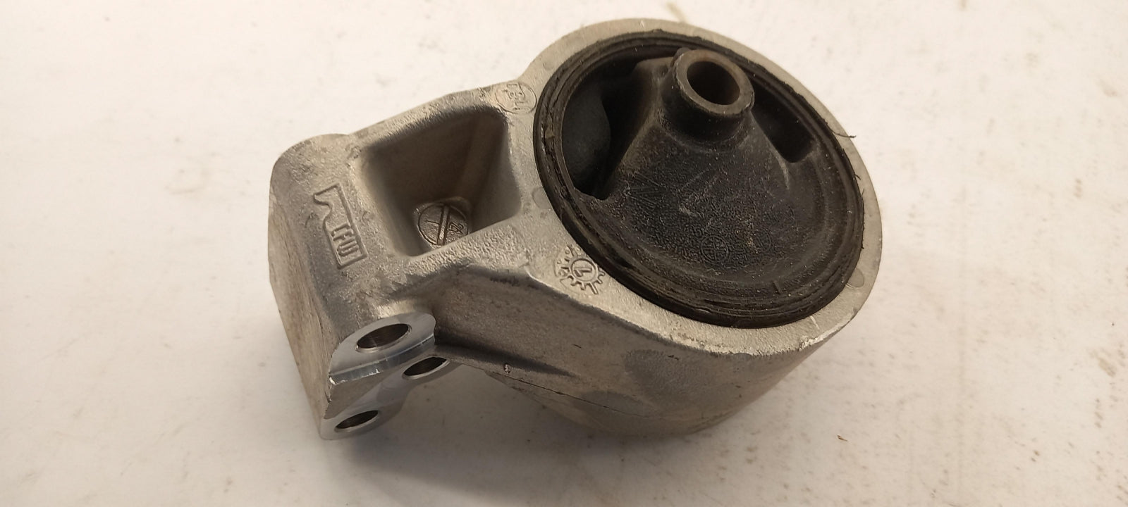 Original OE MITSUBISHI Motorlager MR223941