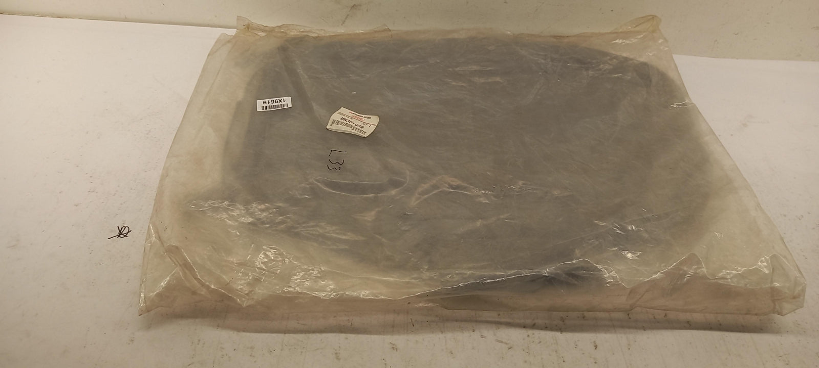 Original OE MITSUBISHI Sitzbezug MN301082