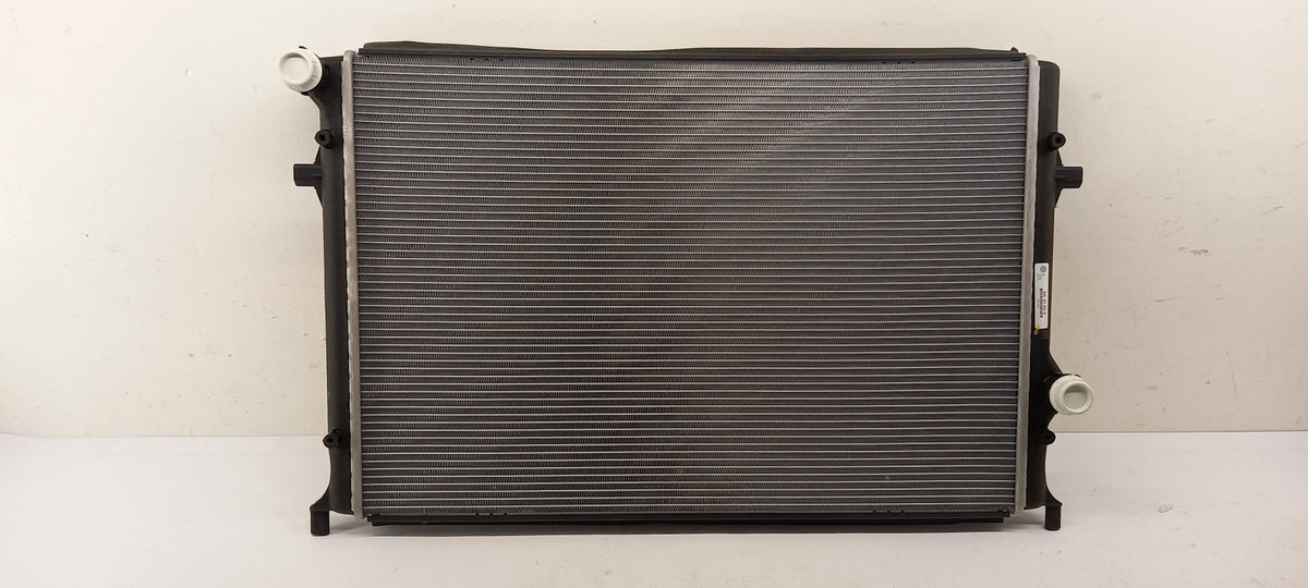 Original AUDI RS3 Sportback 8P TTRS 8J  2.5l Wasserkühler 8J0121251B