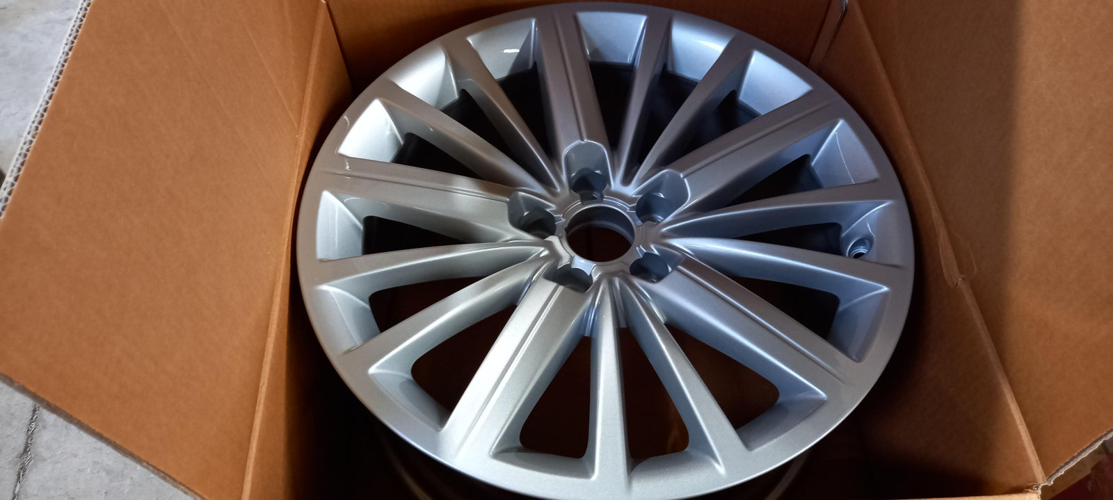 Original OE Volkswagen Felge 8F0601025A
