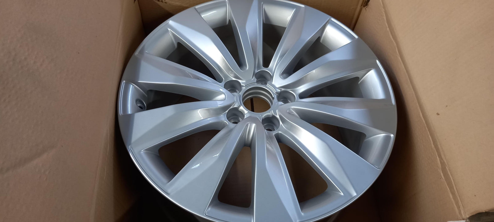 Original OE Volkswagen Felge 4E0601025BB