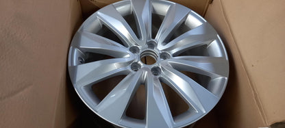 Original OE Volkswagen Felge 4E0601025BB