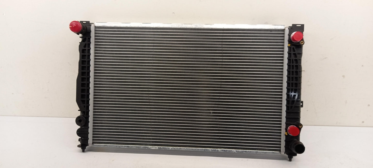 Original OE Volkswagen Wasserkühler 4B0121251R