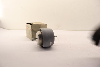 Original OE Volkswagen Motorlager 8E0199379F