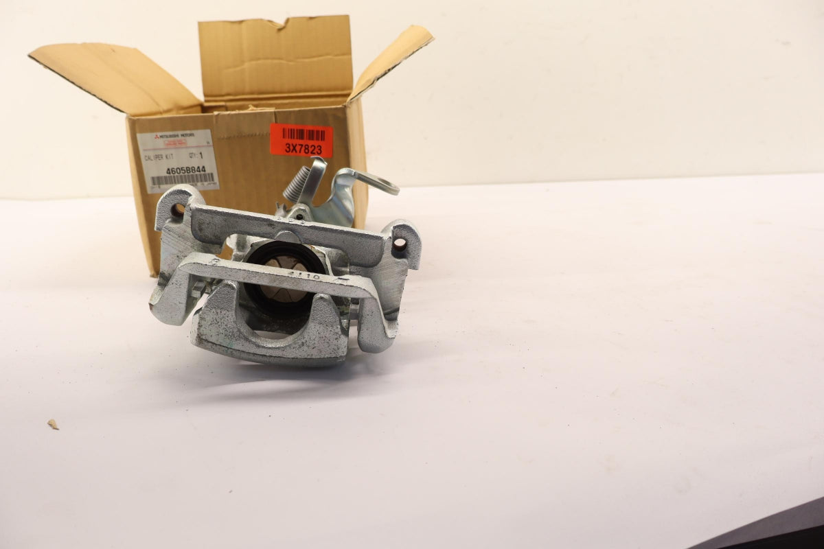 Original OE MITSUBISHI Bremssattel 4605B844