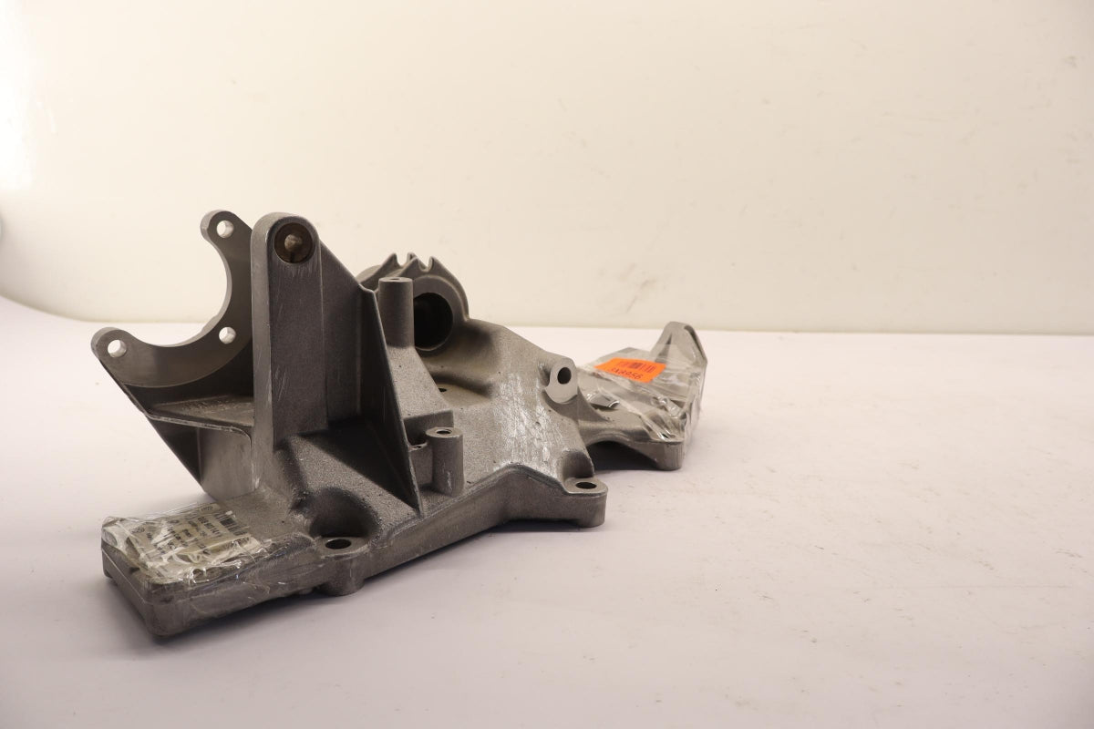 Original AUDI A4 A6 VW Passat B5 SKODA Superb Lichtmaschine Halter 06B903141H