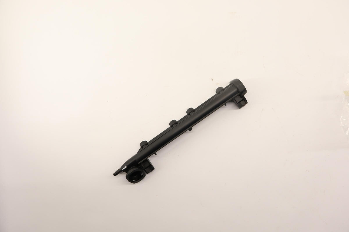 Original VW Golf Caddy Polo SKODA Octavia 1.6 2.0 Einspritzleiste 06A133317A
