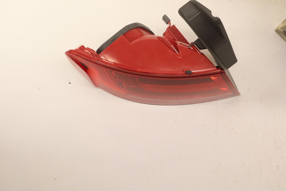 Original AUDI A4 8K LED-Heckleuchte Rücklicht außen links 8K5945095B