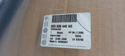 Original OE Volkswagen Fensterführungsschiene 8E5839440AG
