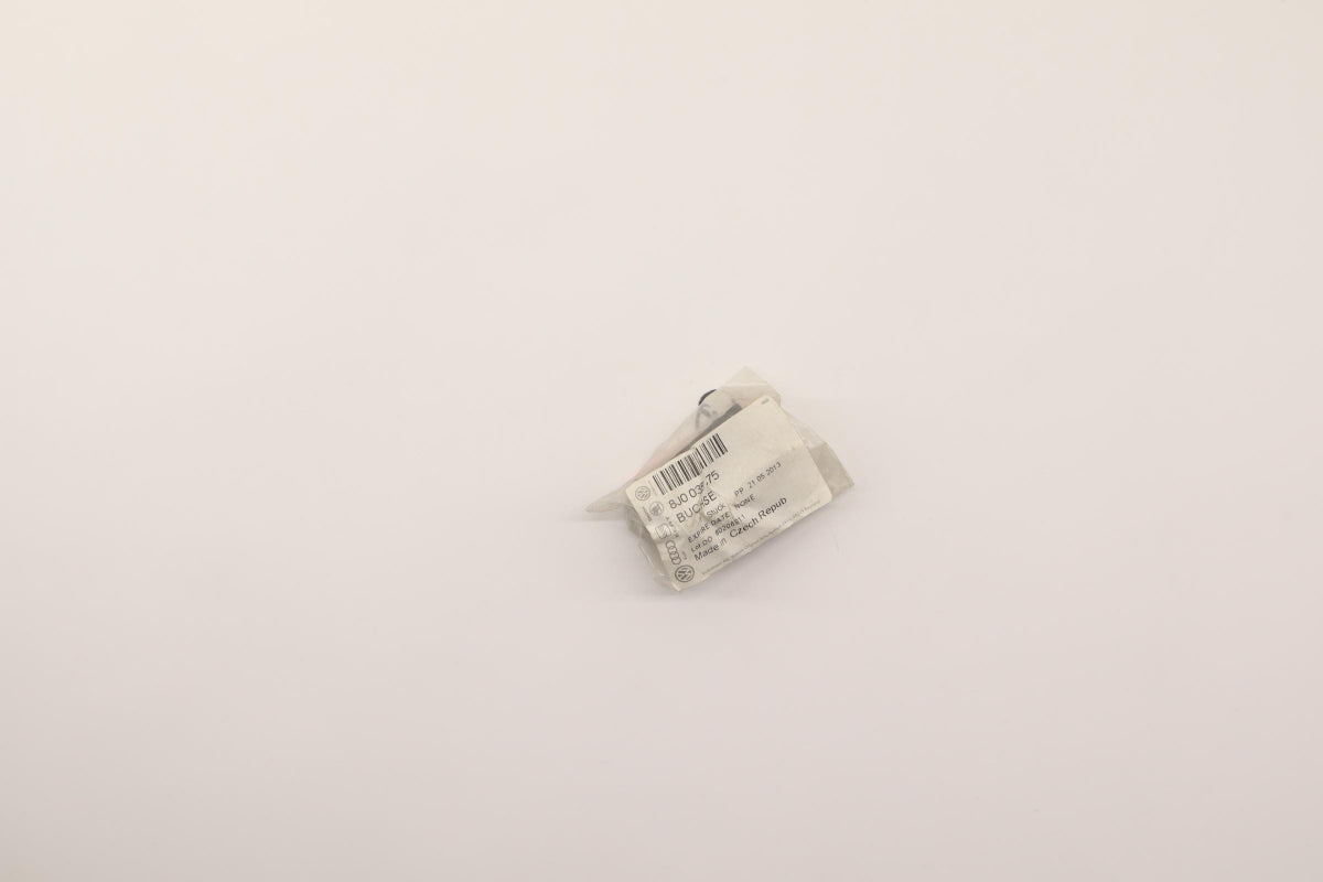 Original OE Volkswagen USB/AUX Buchse 8J0035475