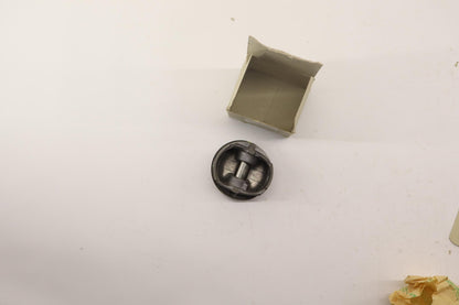 Original OE Volkswagen Kolben 058107065M