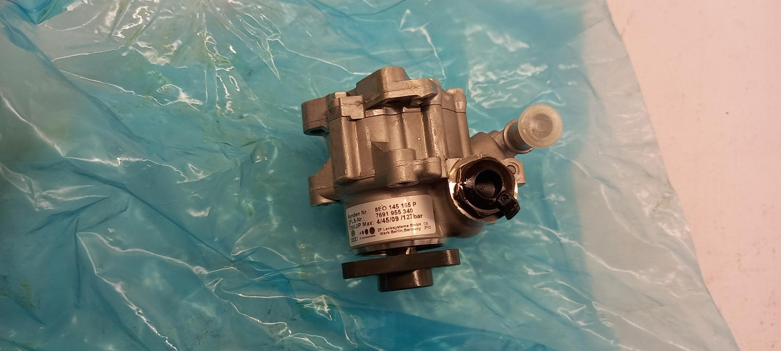 Original OE Volkswagen Servopumpe 8E0145155P