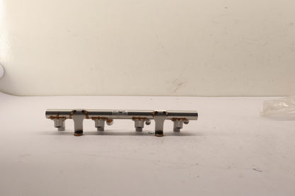 Original OE Volkswagen Kraftstoff Verteilerrohr 079133316E