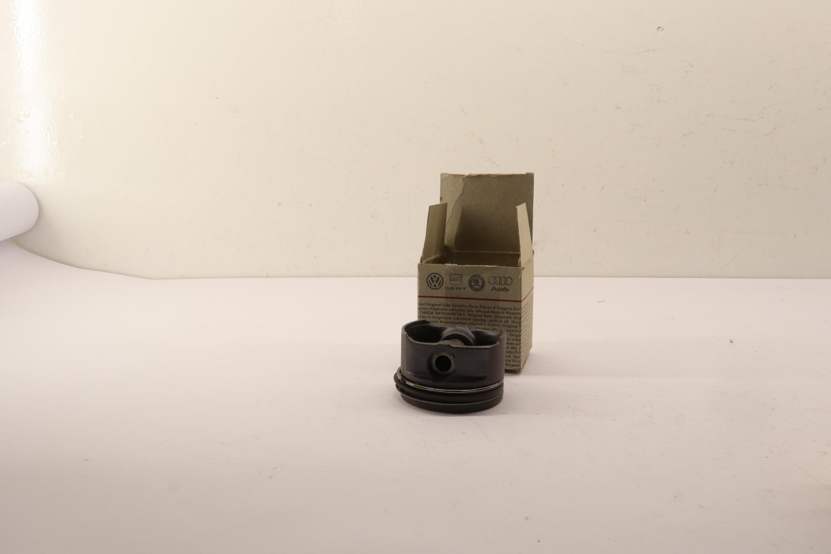 Original OE Volkswagen Kolben 058107065M