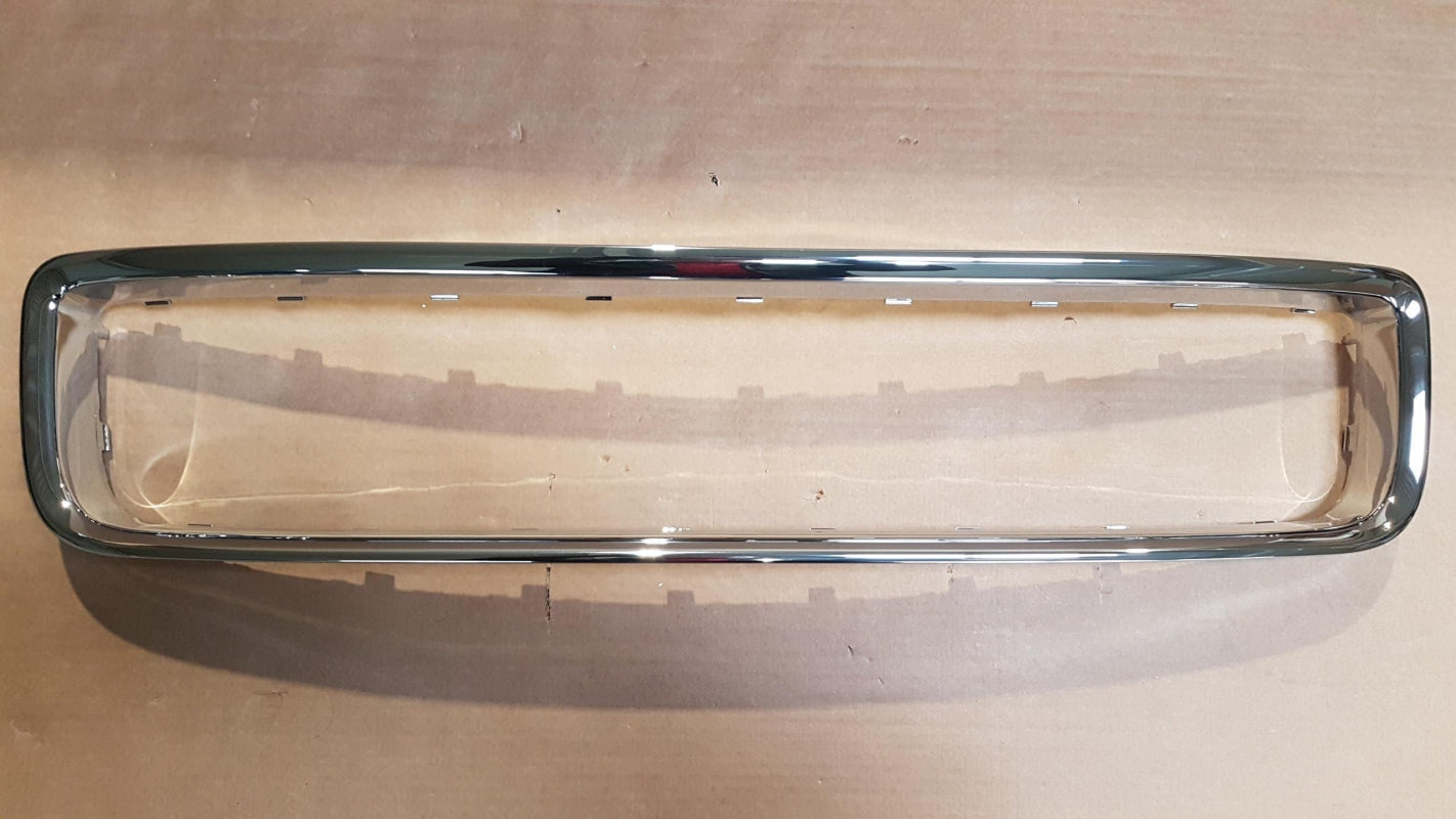 Original VW Touareg '07-'10 Kühlergrill Zierrahmen mitten chrom 7L6807243B2ZZ
