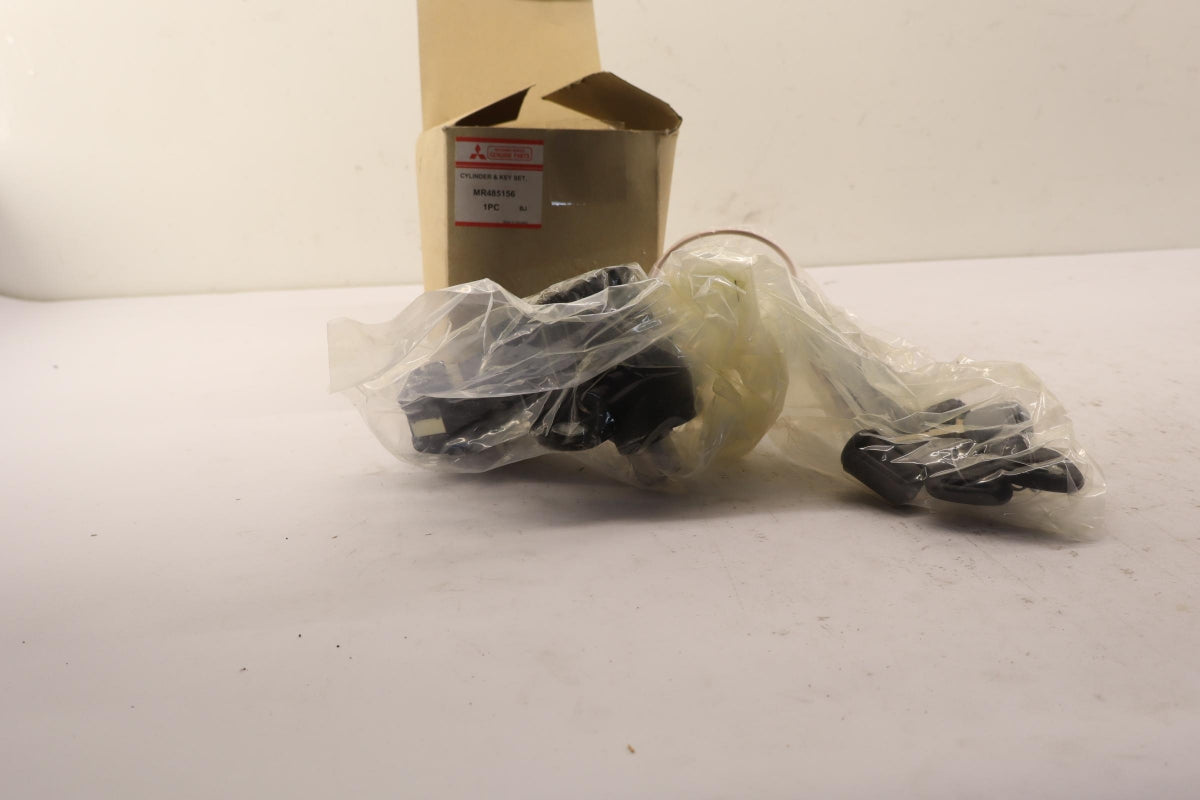 Original OE MITSUBISHI Schließzylinder Satz MR485156
