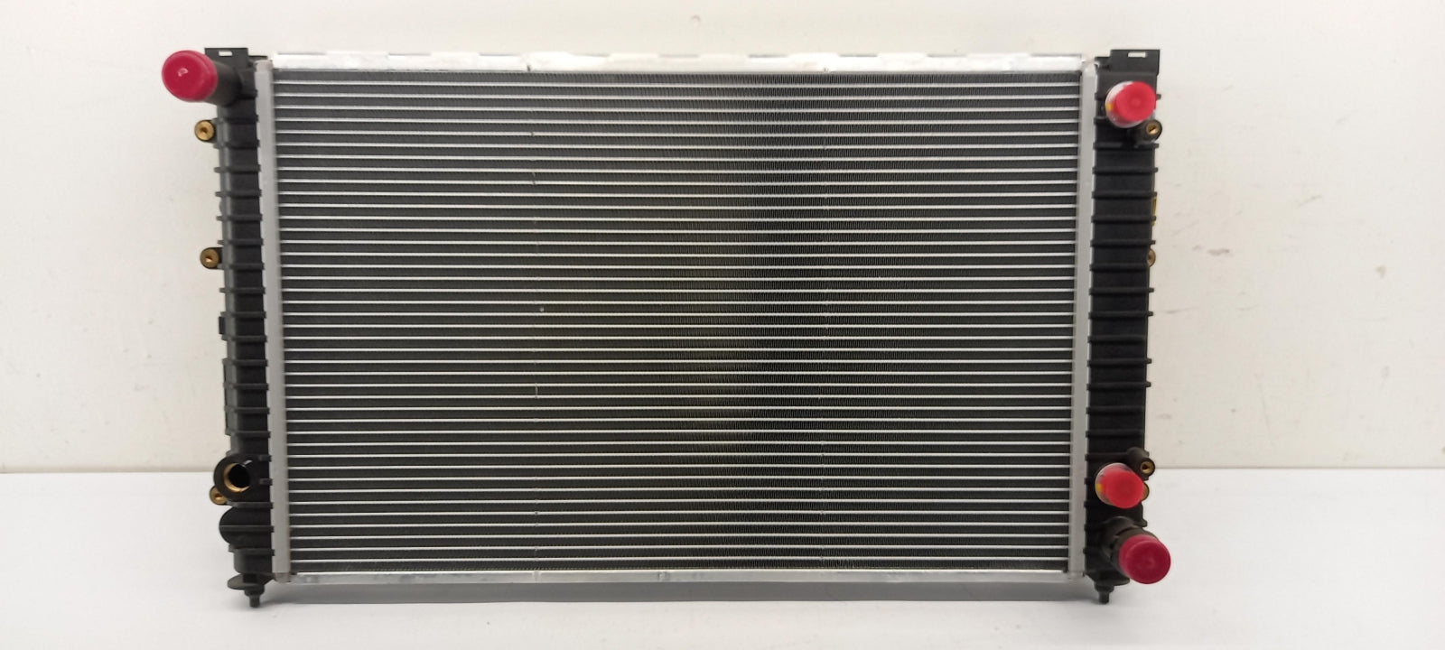 Original AUDI A8 (4D) 2.8 Wasserkühler 4D0121251AP