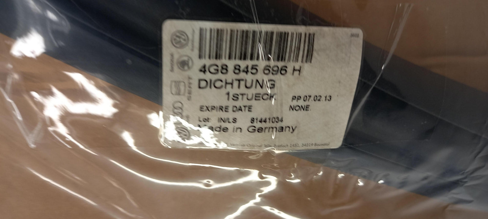 Original OE Volkswagen Türdichtung 4G8845696H
