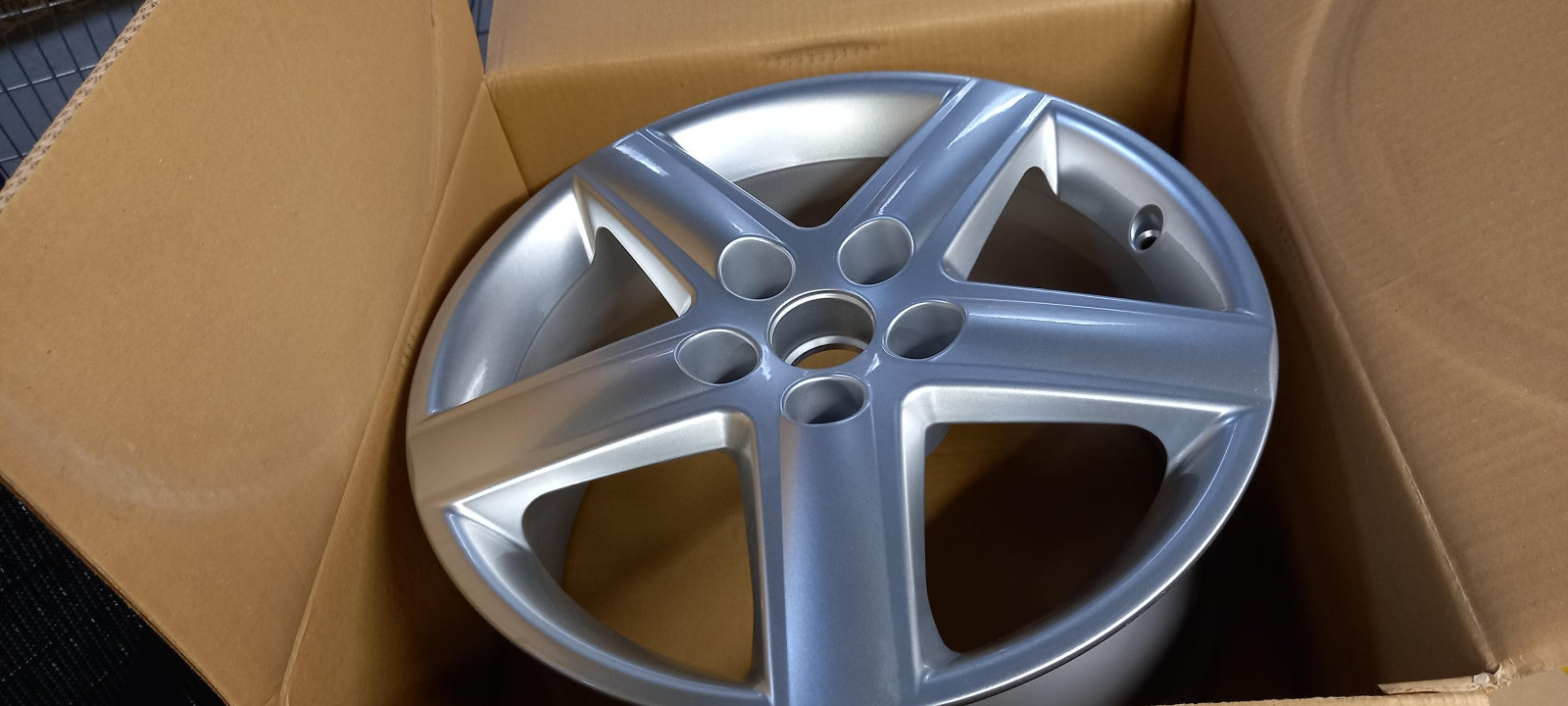 Original OE Volkswagen Felge 4F0601025AFZ17