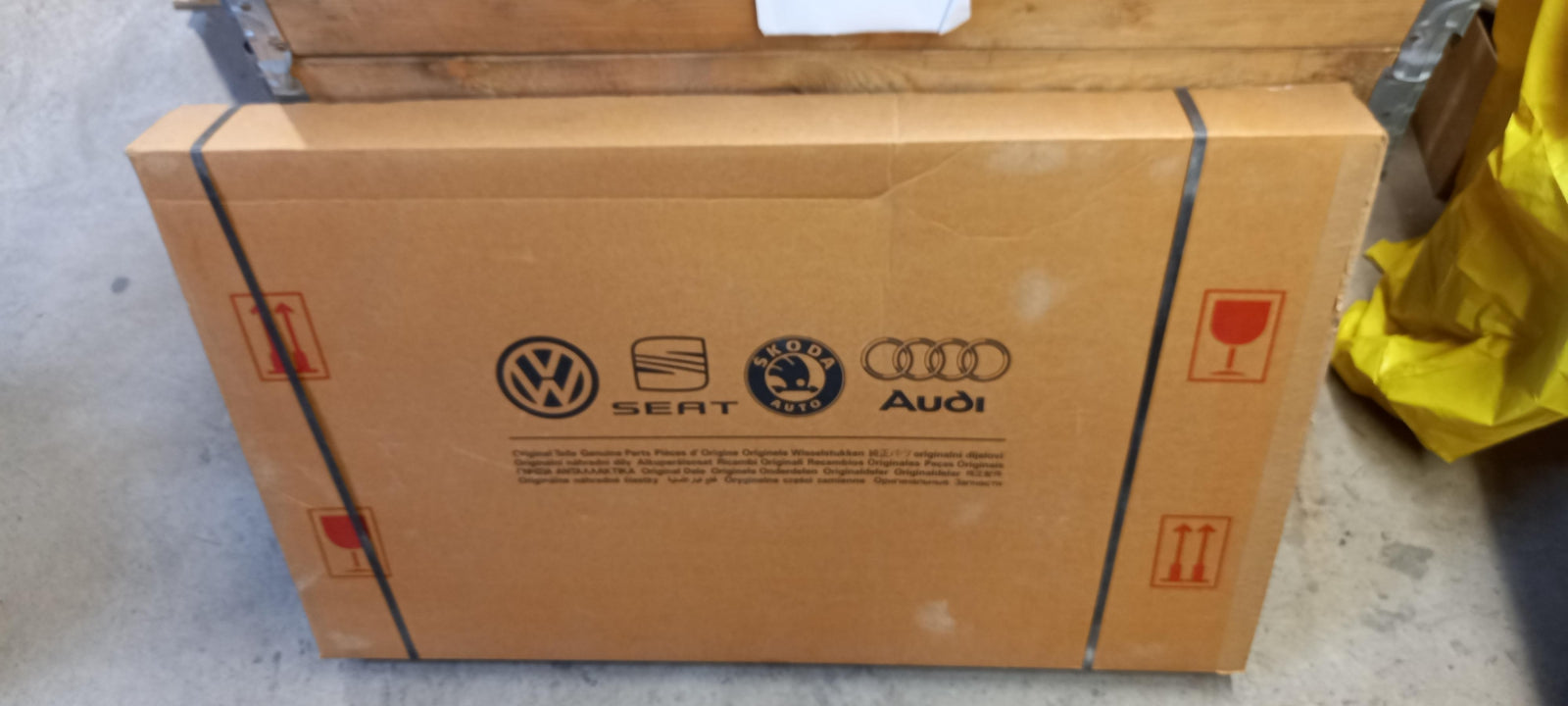 Original OE Volkswagen 4E0837629E