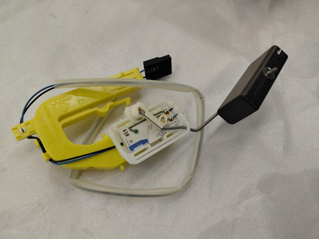 Original OE Volkswagen Kraftstoffvorrat Sensor 4E0919673A