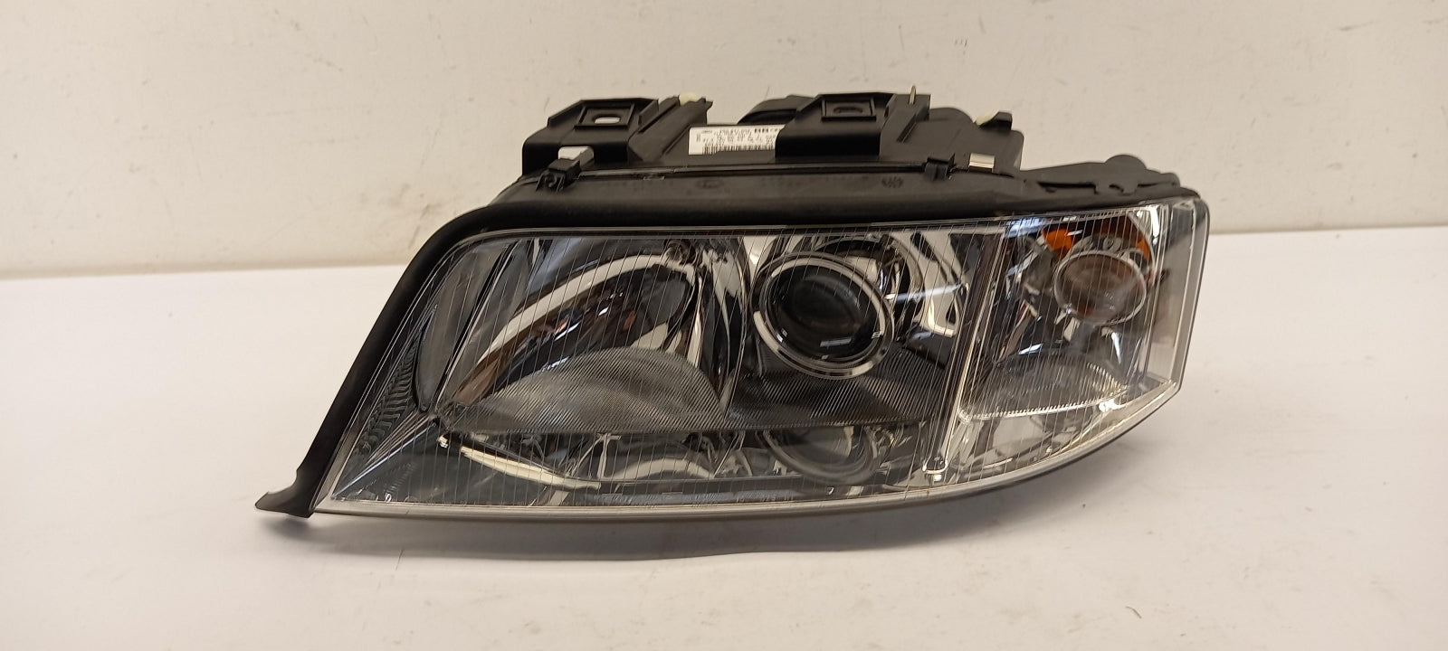 Original OE Volkswagen Scheinwerfer 4B0941003BB