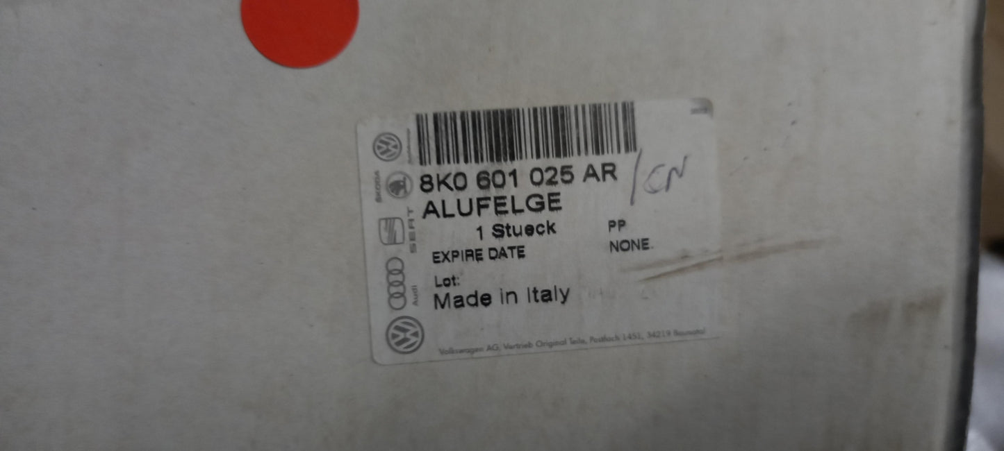 Original OE Volkswagen Felge 8K0601025AR