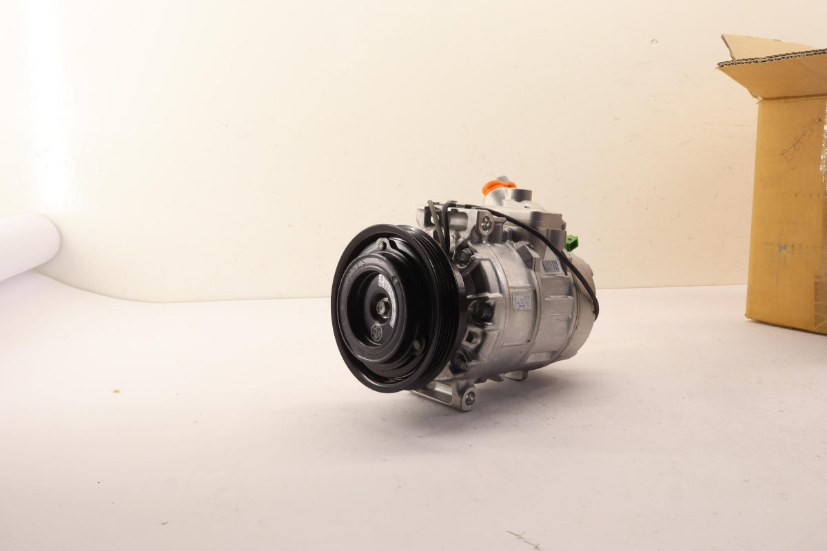 Original OE Volkswagen Klimakompressor 8D0260805R