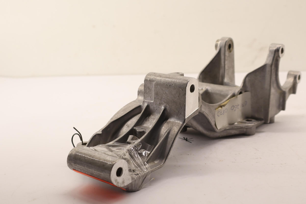 Original VW Golf 4 Jetta SEAT Leon Toledo 1M 2.3 Lichtmaschine Halter 071260087D