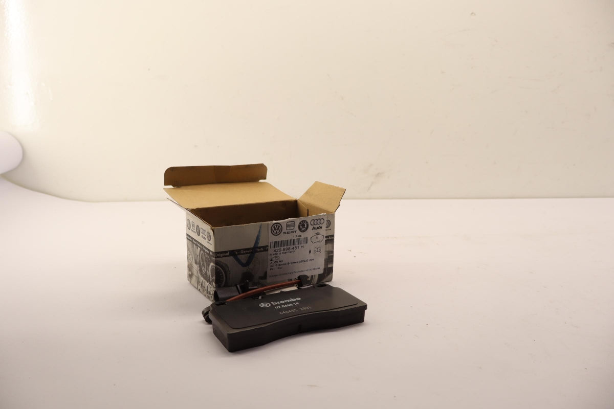 Original AUDI R8 07-15 Bremsbeläge mit Warnkontakt hinten 420698451H