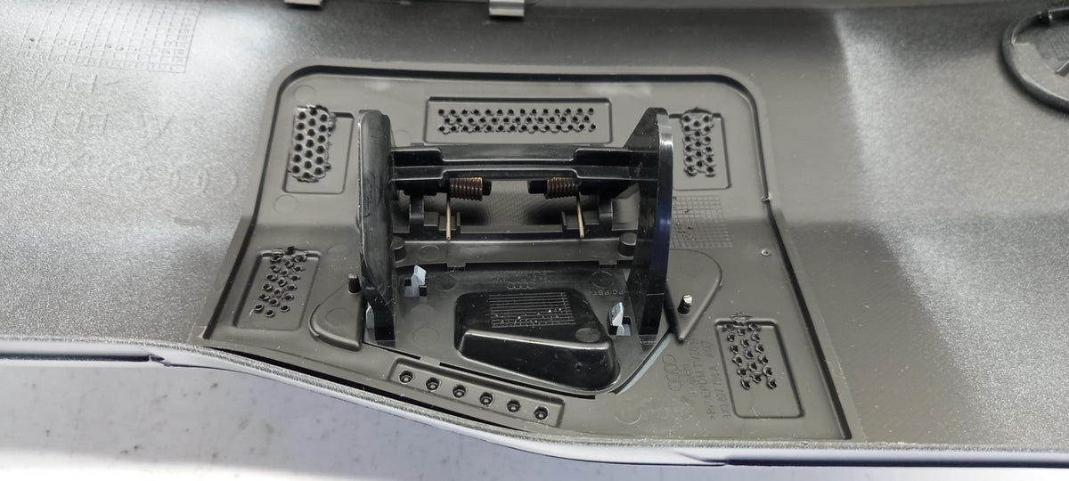Original AUDI A1 8X Stoßfängerabdeckung grundiert vorne rechts 8X0807066GGRU