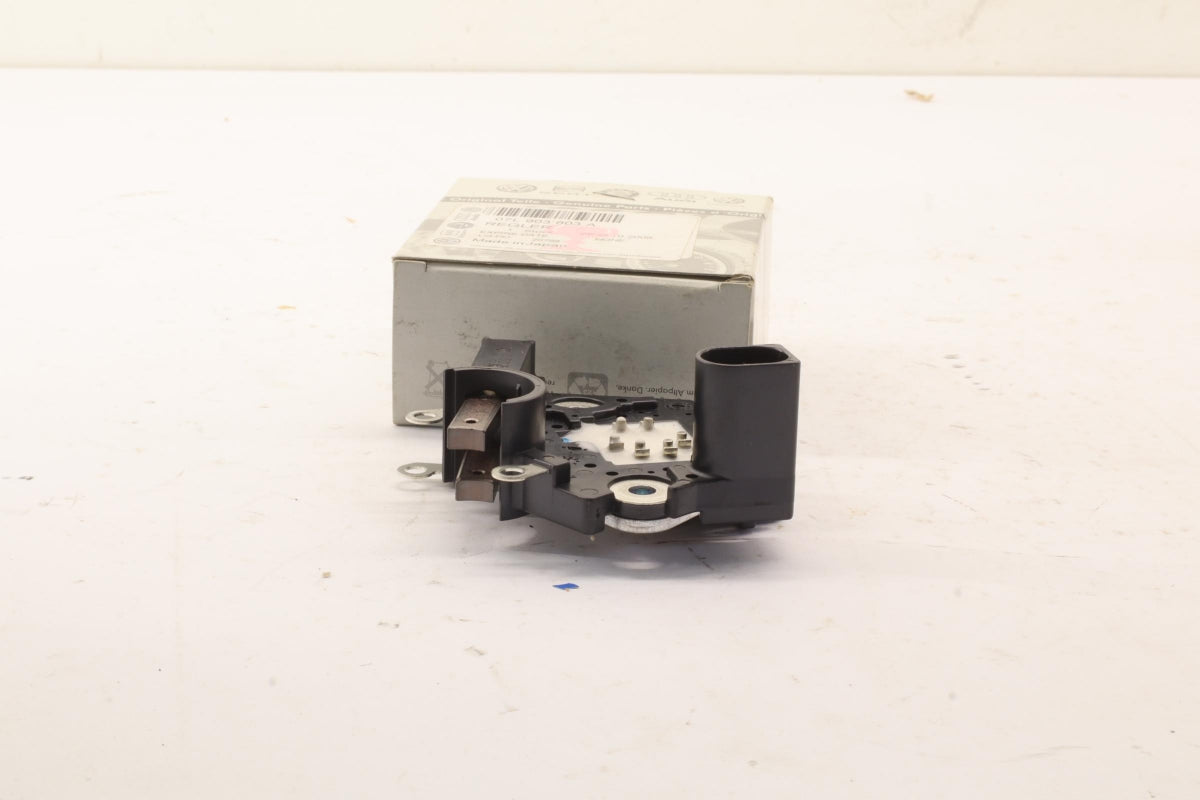 Original OE Volkswagen Generatorregler 07L903803A