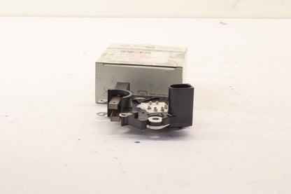 Original OE Volkswagen Generatorregler 07L903803A