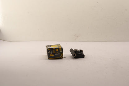 Original OE RENAULT Halter 7701050185