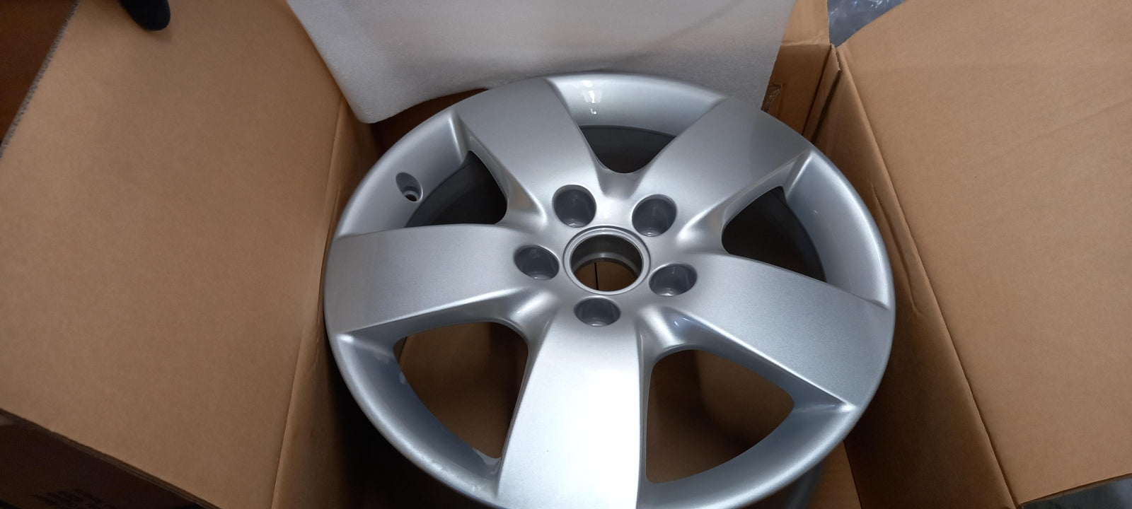 Original OE Volkswagen Felge 4B0601025AAZ17