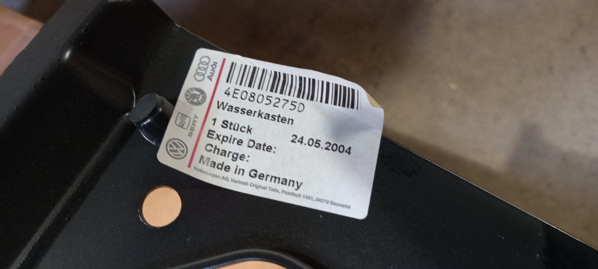 Original OE Volkswagen Frontverkleidung 4E0805275D