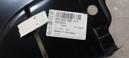 Original OE Volkswagen Reserveradmulde 8E0802088AA