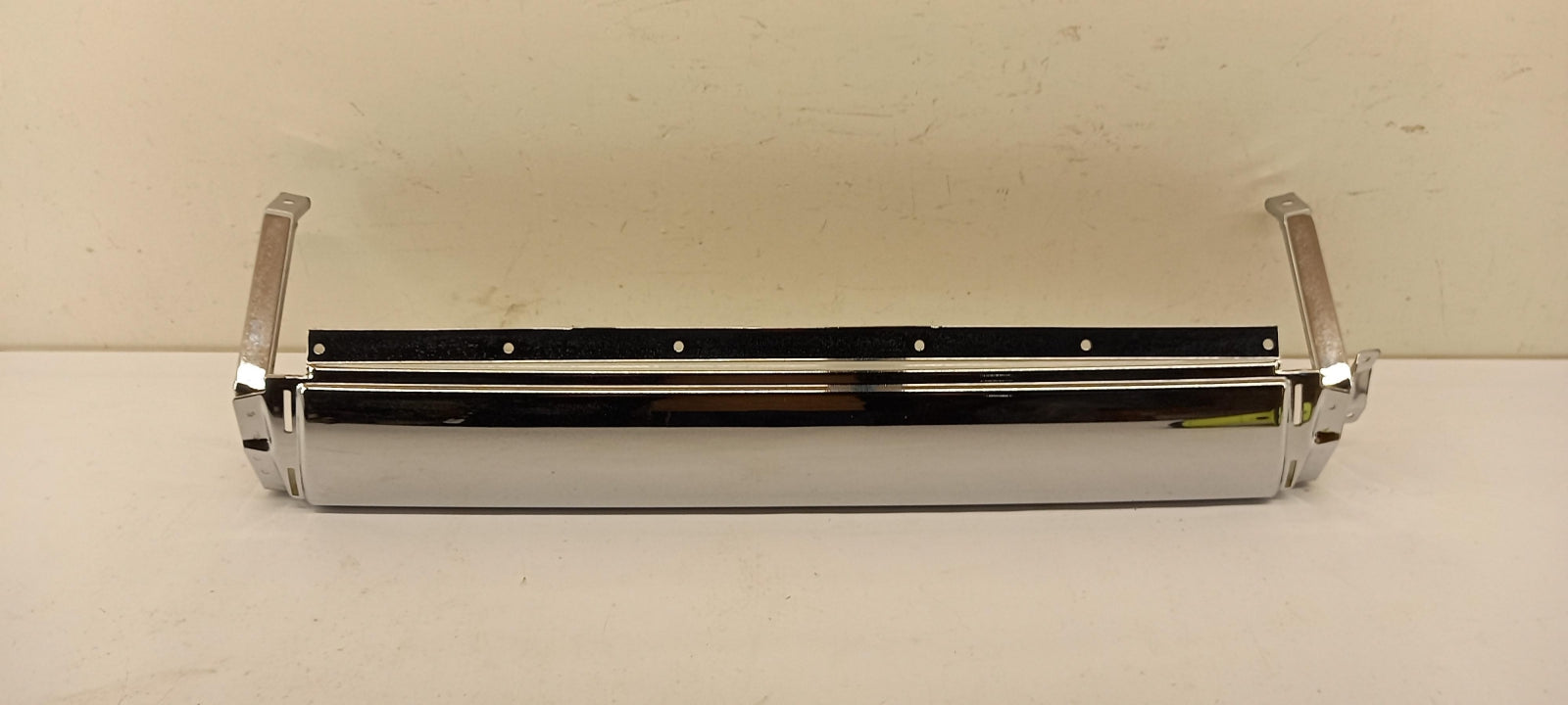 Original OE MITSUBISHI Stoßfängerabdeckung MR533016