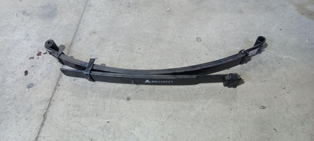 Original OE MITSUBISHI Blattfeder MR448147