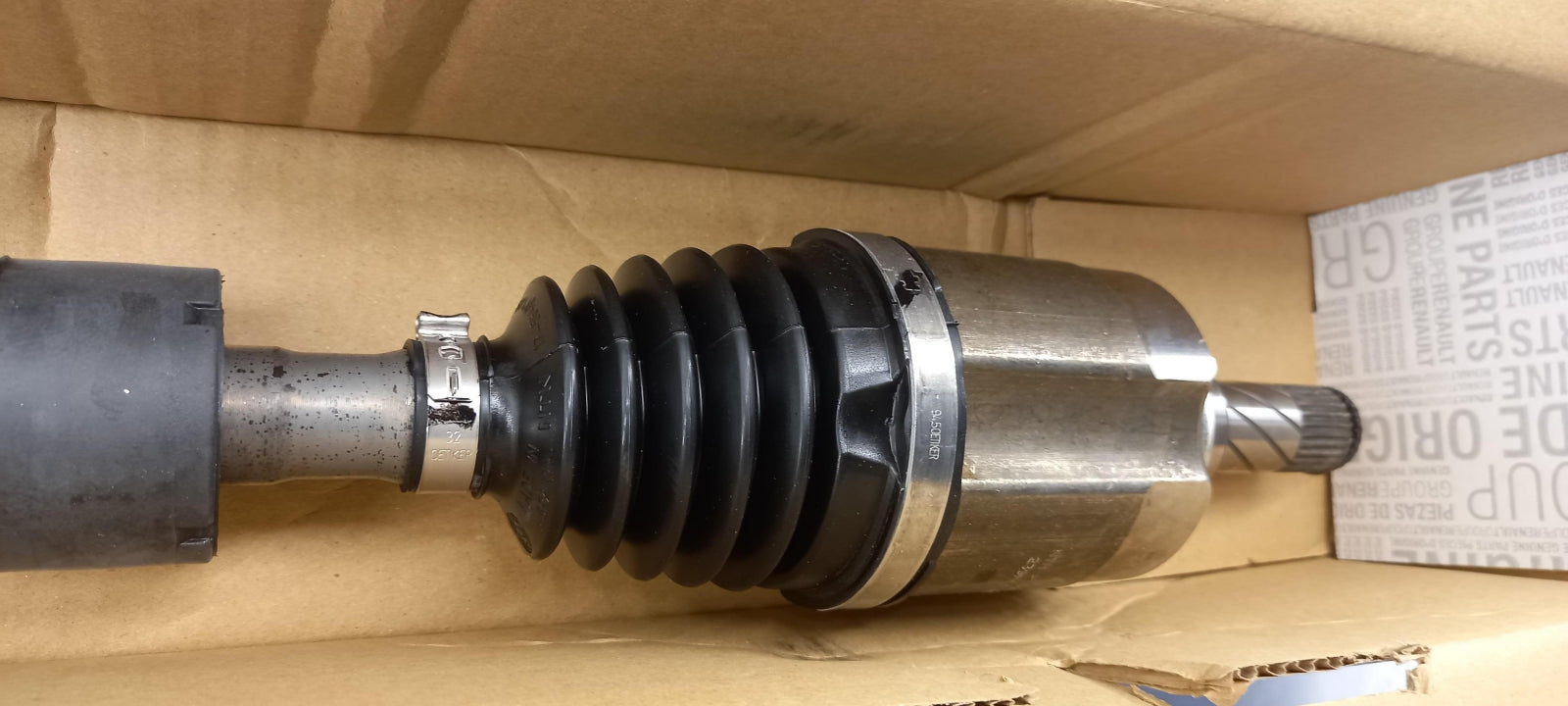 Original OE RENAULT Antriebswelle 391015061R